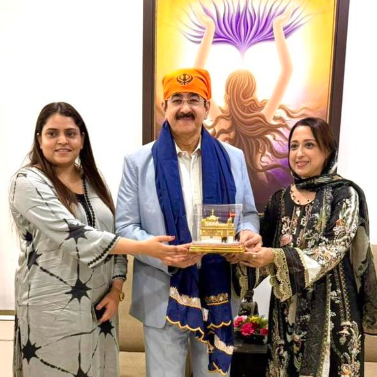 Dr. Sandeep Marwah Honoured for Founding World Peace Development and Research Foundation